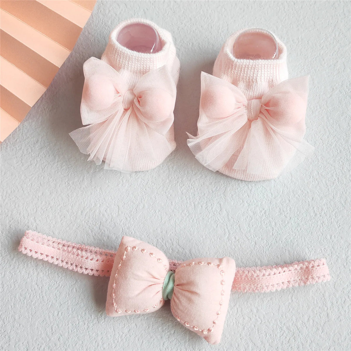 Baby Girl Headband and Socks Set - Newborn Princess Lace Hair Bows & Cotton Socks Gift for 0-12 Months