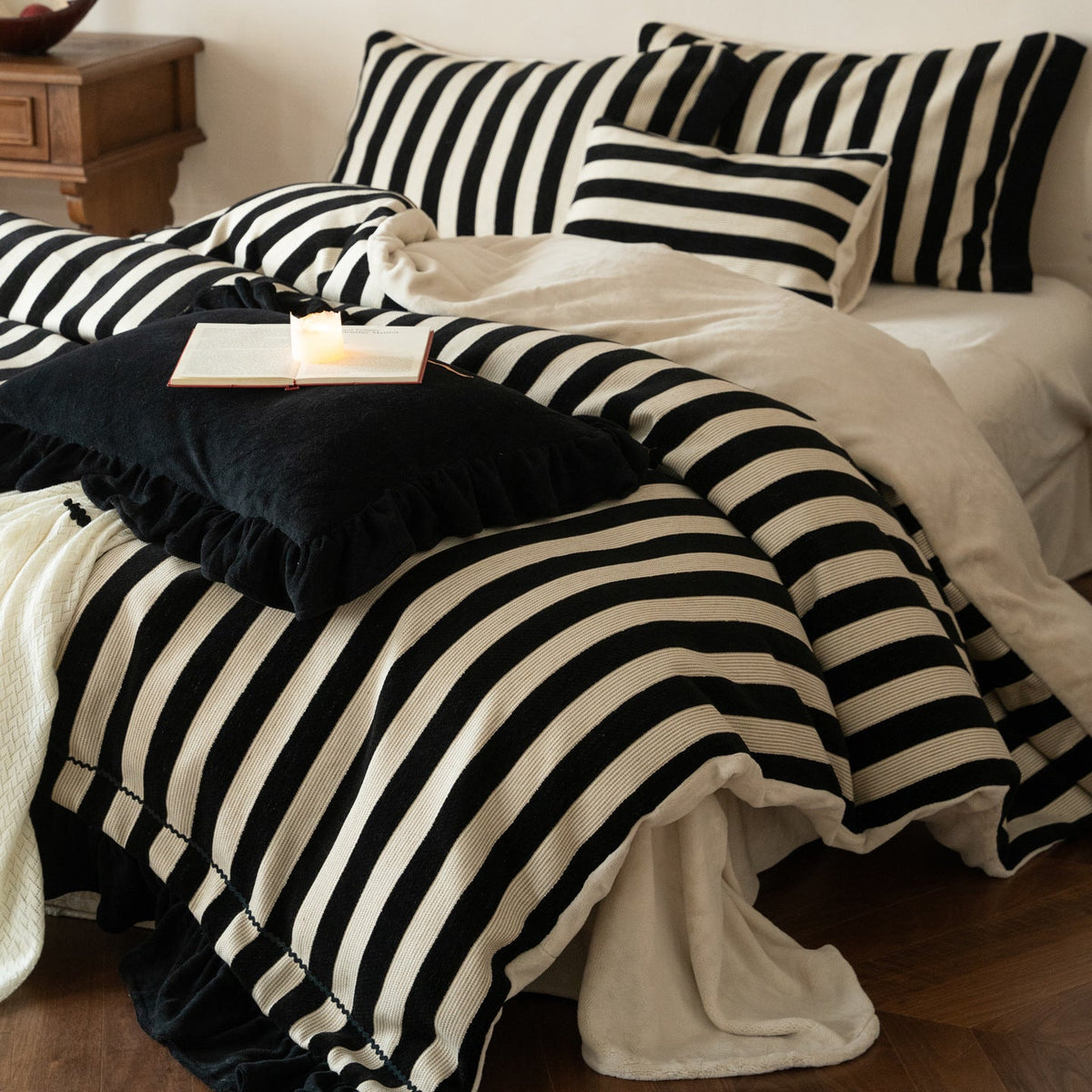 Striped Cotton-Linen Bedding Set with Ruffles and Pillowcases