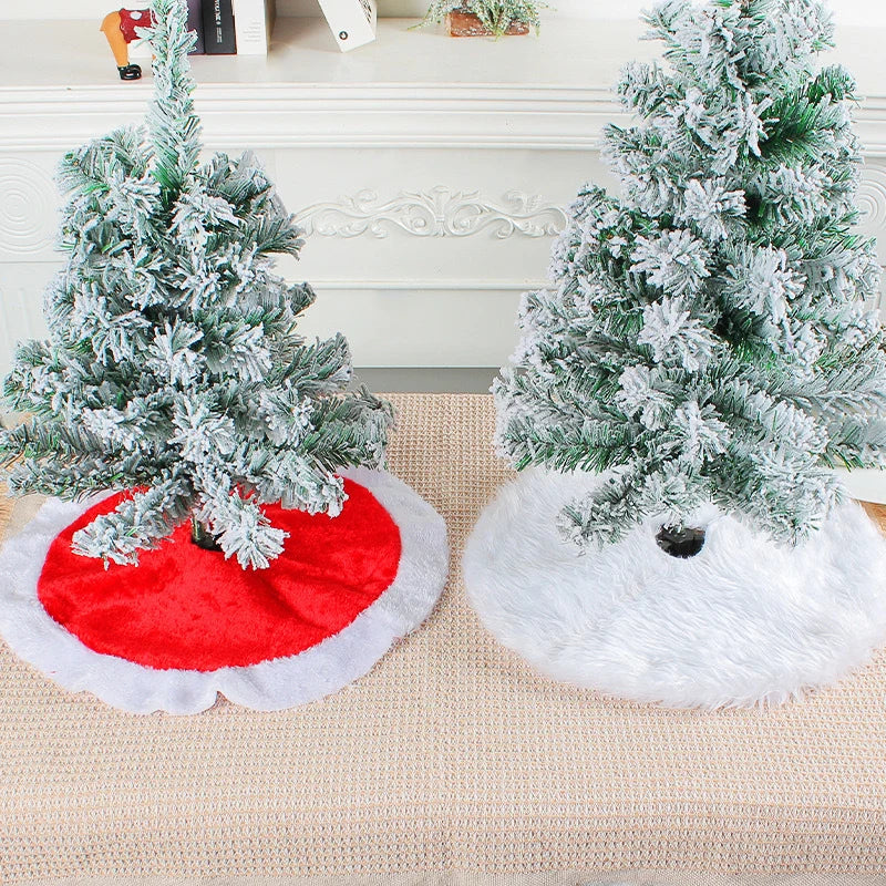 Tabletop Christmas Tree Skirt with Plush Faux Fur